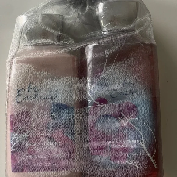 Bath & Body Works Be Enchanted Body Lotion Shower Gel Discontinued Set - Picture 3 of 3